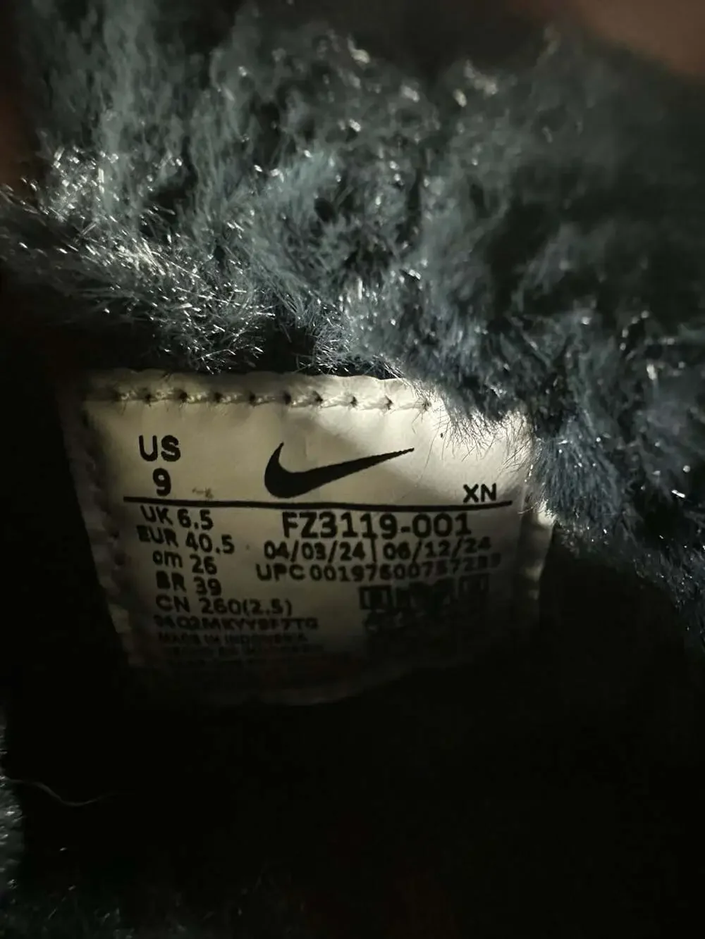 Nike Calm SE Women’s Size 9 Black Faux Fur Mule Slippers FZ3119-001